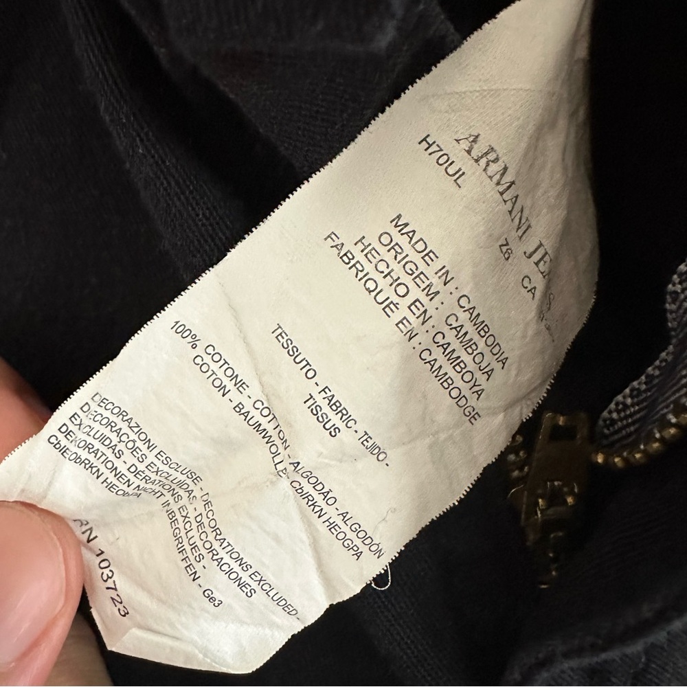 Armani Jeans Faded Black Flat Front Shorts Size: 36 - Picture 7 of 9